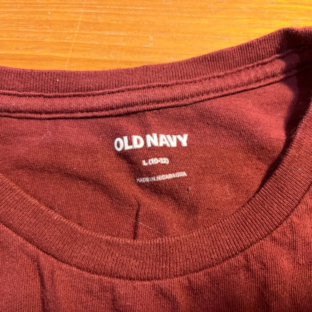 Old Navy Long Sleeve T Grinchmas Grinch Maroon L 10-12 - Picture 2 of 2